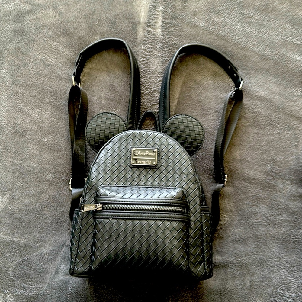 Disney loungefly backpack in excellent condition.